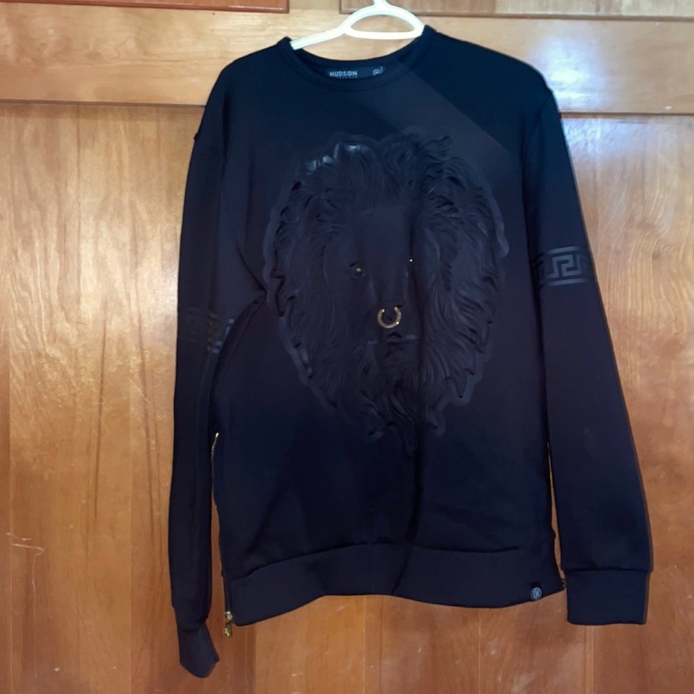 Hudson crewneck🦁